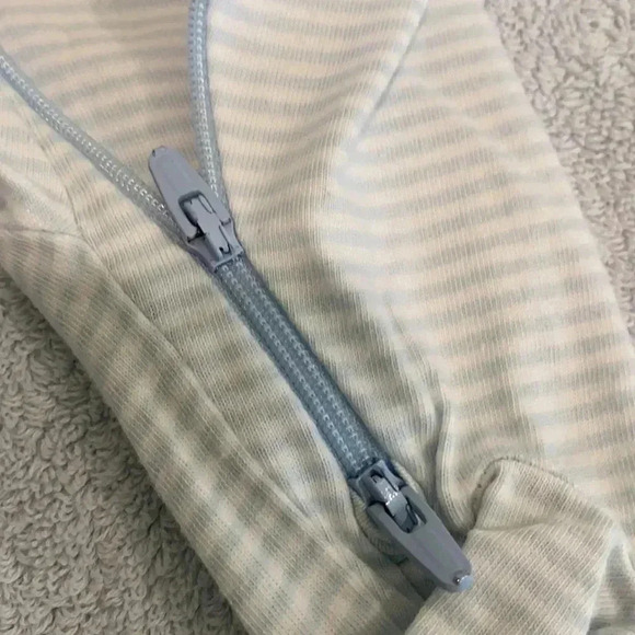 Carter’s Pjs - Picture 7 of 7